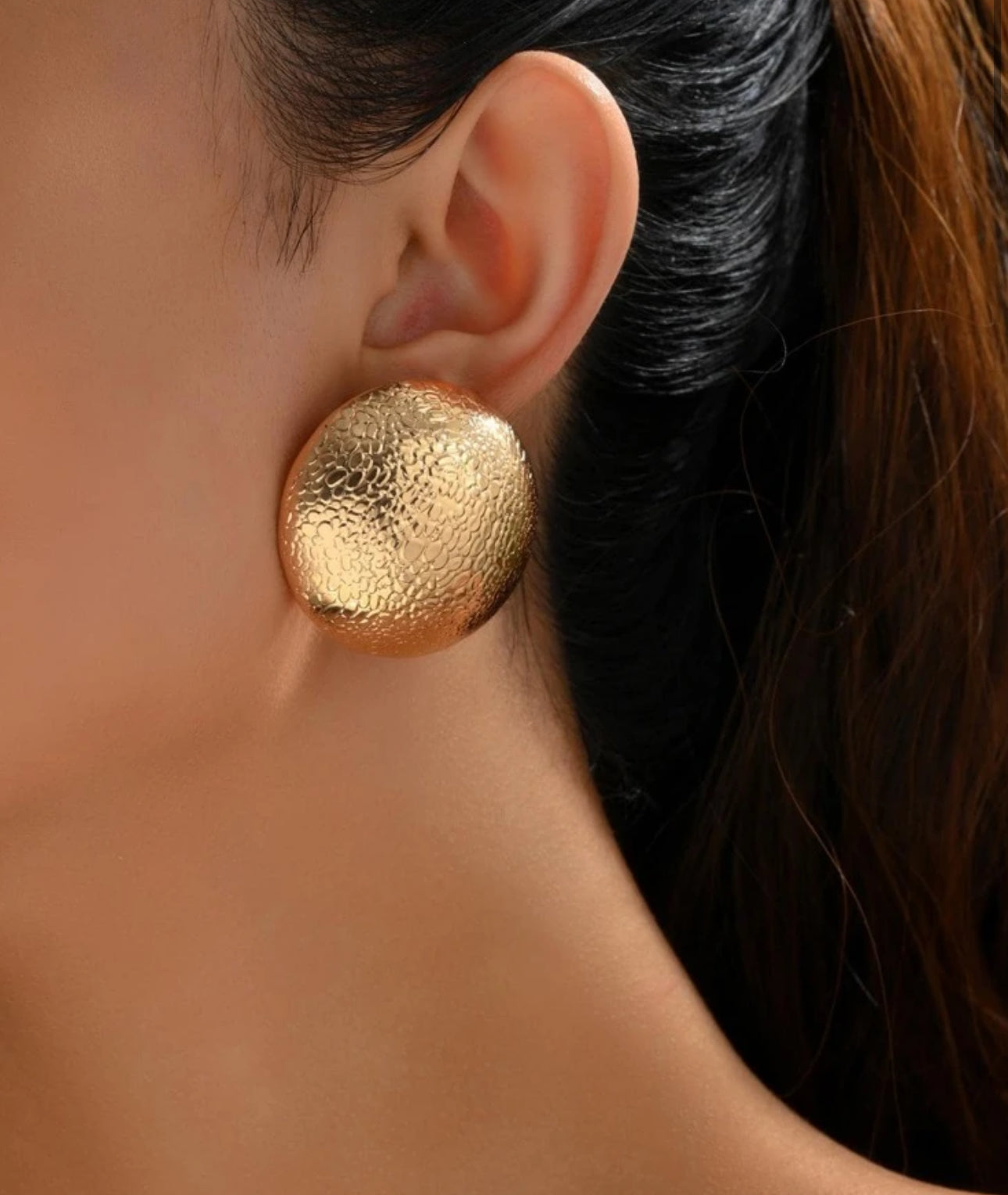 Round earrings